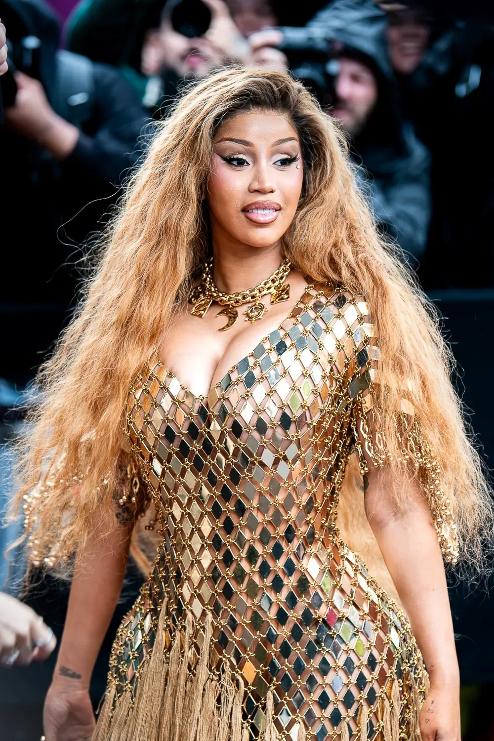 Photo de Cardi B au défilé de Rabanne à la Paris Fashion Week 2025 prise par le photographe haute couture Anthony Carrel.
